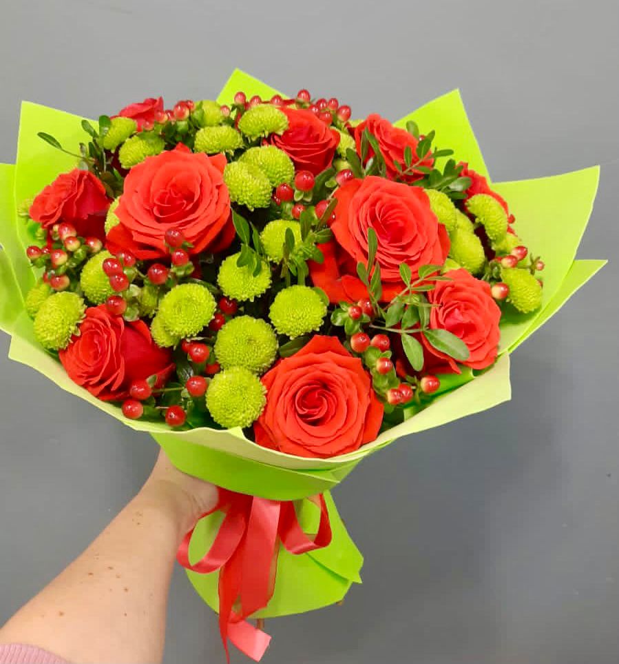 Букет цветов из: Хризантемы и Розы в Дмитриевском