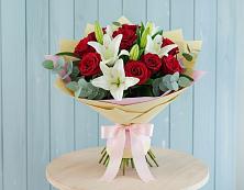Букет цветов из:  Лилии и Розы #REPLACE_PRED# Дмитриевском