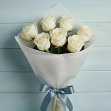 Букет 7 Белых роз Эдлесс Лав в Дмитриевском