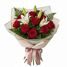 Букет цветов из:  Лилии и Розы в Дмитриевском