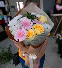 Букет цветов из:  Герберы, Розы и Хризантемы в Дмитриевском