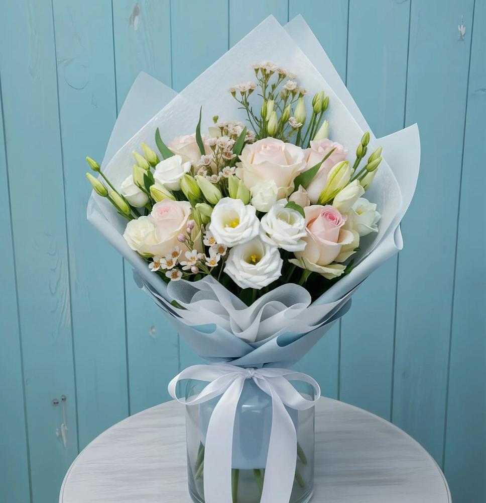 Букет цветов из: Розы и Лизиантусы в Дмитриевском