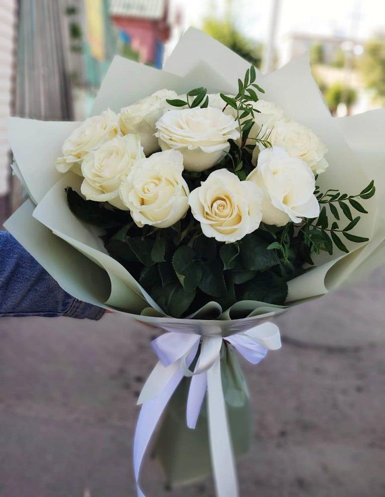 Букет Белые розы Проуд в Дмитриевском