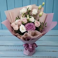 Букет цветов из:  Розы и Лизиантусы в Дмитриевском