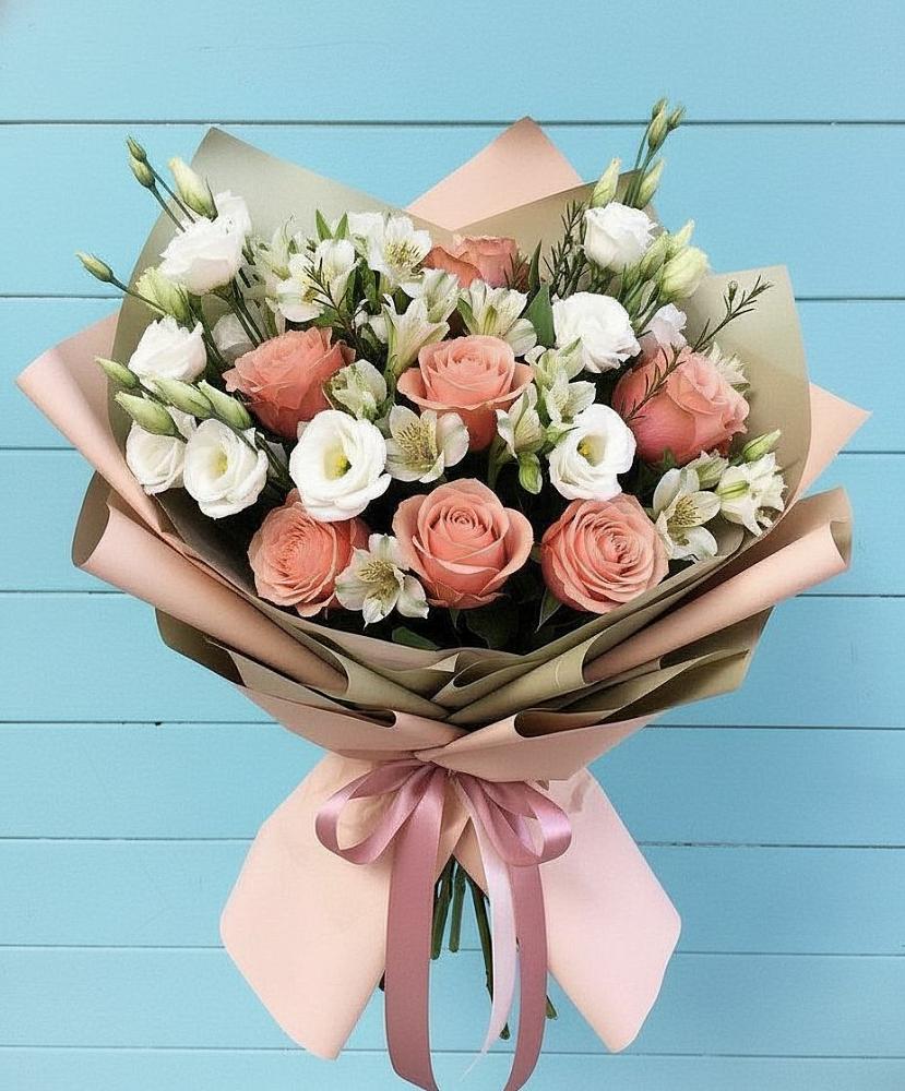 Букет цветов из: Розы, Альстромерии и Лизиантусы в Дмитриевском