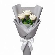 Букет 3 белые розы в Дмитриевском