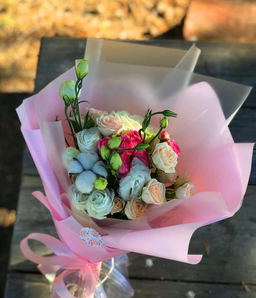 Букет цветов из: Розы и Лизиантусы в Дмитриевском