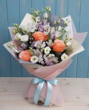 Букет цветов из:  Лизиантусы, Розы, Альстромерии и Гипсофила в Дмитриевском