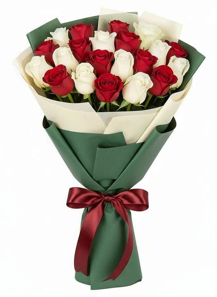 Букет Микс из красных и белых роз в Дмитриевском