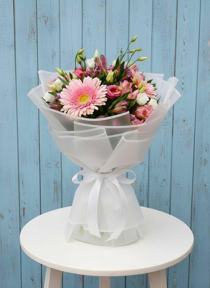 Букет цветов из: Герберы, Альстромерии и Лизиантусы в Дмитриевском