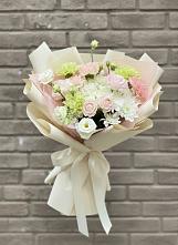Букет цветов из:  Гвоздики, Розы, Лизиантусы и Хризантемы в Дмитриевском