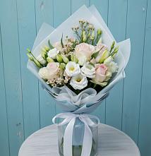 Букет цветов из:  Розы и Лизиантусы в Дмитриевском