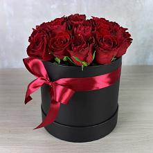 Цветочная композиция из Розы в шляпной коробке в Дмитриевском