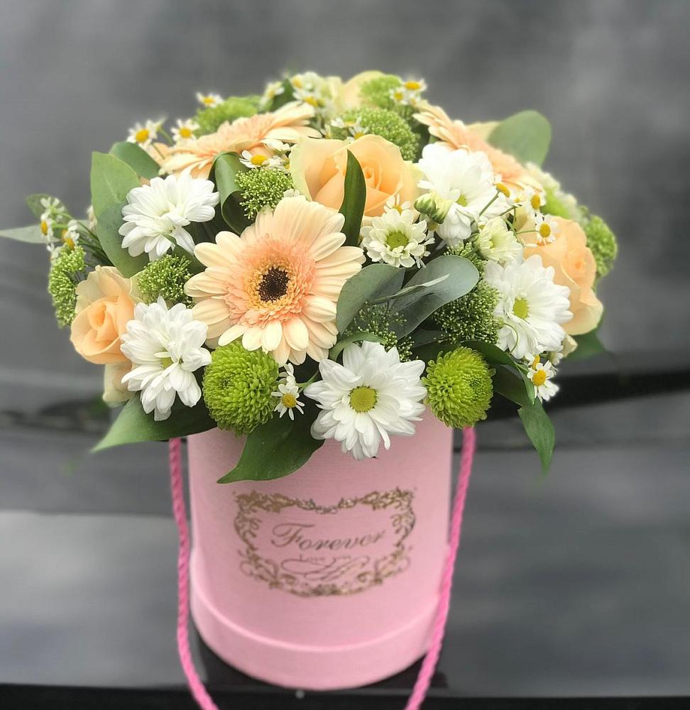 Цветочная композиция из Розы, Герберы и Хризантемы в шляпной коробке в Дмитриевском