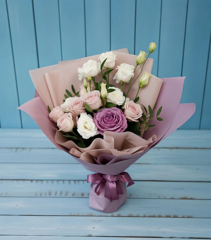 Букет цветов из: Розы и Лизиантусы в Дмитриевском